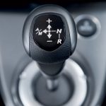 Нужно ли менять масло в коробке робот и когда требуется замена