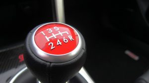 Вождение автомобиля с механической коробкой передач: основные правила