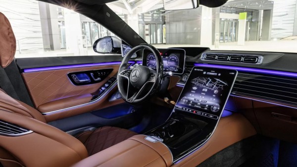 ТОП-4 технологичных салонов в серийных автомобилях