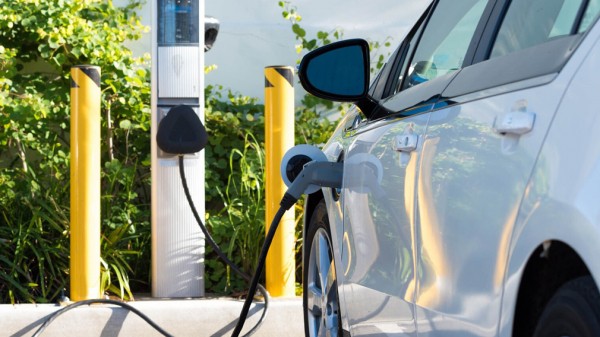 Минпромторг получил две заявки на специнвестконтракт на электрические авто