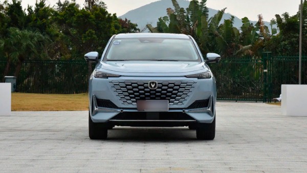 Компания Changan рассекретила цены на гибридный кроссовер Uni-K iDD