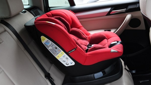 Депутат Госдумы РФ предложил снизить тарифы на перевозку детей в такси