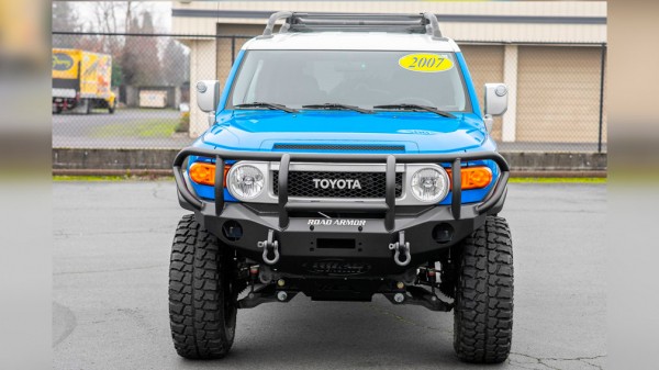 Внедорожник Toyota FJ Cruiser 2007 года выпуска выставили на продажу за 3,2 млн рублей