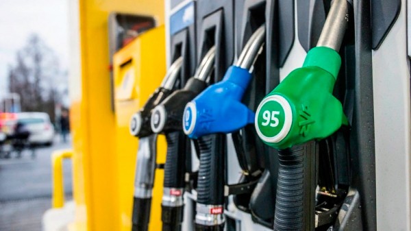 Минфин предлагает скорректировать топливный демпфер. Это поможет сдерживать рост цен на АЗС