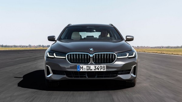 Опубликованы первые изображения универсала BMW i5 Touring