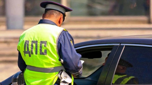 Автоэксперт Максим Едрышов настоятельно рекомендует россиянам следить за старыми авто