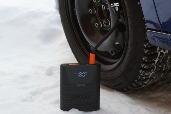 Бустер-пускач, компрессор и пауэрбанк в одном флаконе Бустер-пускач, компрессор и пауэрбанк в одном флаконе