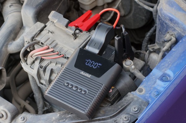 Бустер-пускач, компрессор и пауэрбанк в одном флаконе Бустер-пускач, компрессор и пауэрбанк в одном флаконе