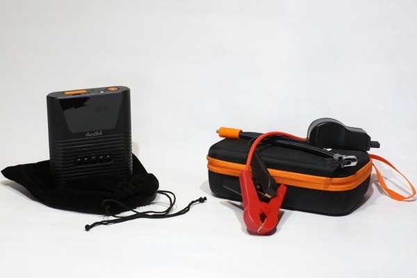 Бустер-пускач, компрессор и пауэрбанк в одном флаконе Бустер-пускач, компрессор и пауэрбанк в одном флаконе