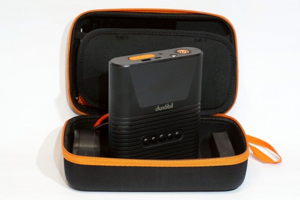 Бустер-пускач, компрессор и пауэрбанк в одном флаконе Бустер-пускач, компрессор и пауэрбанк в одном флаконе