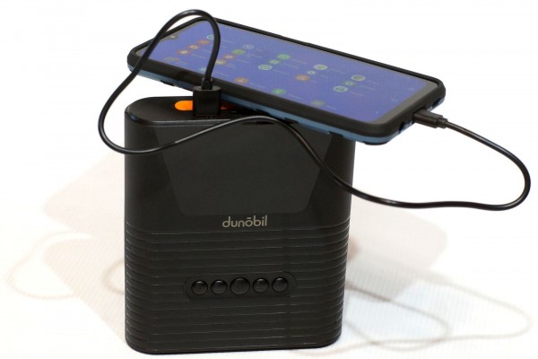 Бустер-пускач, компрессор и пауэрбанк в одном флаконе Бустер-пускач, компрессор и пауэрбанк в одном флаконе