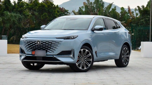 Компания Changan рассекретила цены на гибридный кроссовер Uni-K iDD