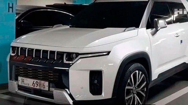 Фотошпионы засекли кроссовер SsangYong J100 почти без камуфляжа