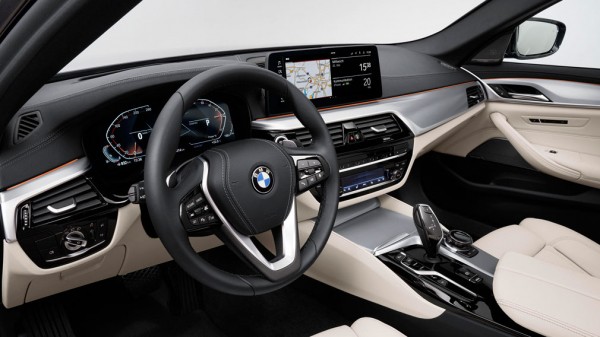 Опубликованы первые изображения универсала BMW i5 Touring
