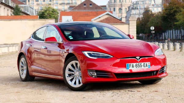 Электрокар Tesla Model S провалил тест на надежность
