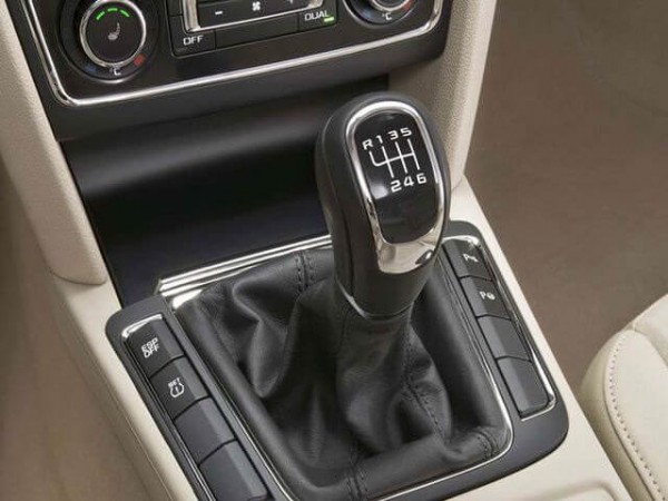 Как ездить на механике для чайников: рекомендации