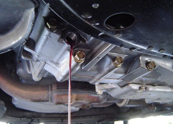 Как заменить&nbsp;масло в автоматической и механической коробке передач