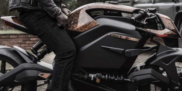 Первые фото безрамного мотоцикла Arc Vector