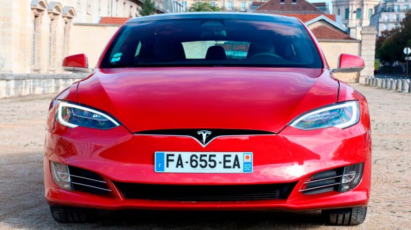 Американская Tesla стала самой популярной автомобильной маркой в мире по количеству поисковых запросов