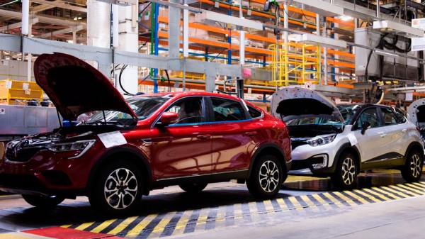 В компании Renault считают, что проблемы на автозаводах в РФ из-за украинского кризиса