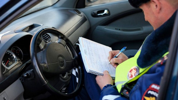 Новые штрафы для водителей вступают в силу в РФ с 1 марта 2022 года