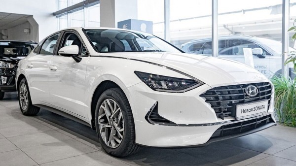 Компания Hyundai подняла цены почти на весь модельный ряд в РФ