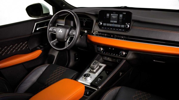 Mitsubishi Outlander нового поколения появится на рынке России с задержкой