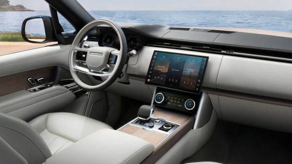 Range Rover нового поколения получит четыре версии в РФ