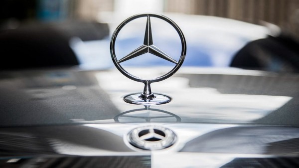 Компания Mercedes-Benz может показать большой электрокроссовер уже в апреле