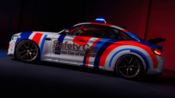 Спортивный BMW M2 CS Racing стал автомобилем безопасности в серии MotoGP