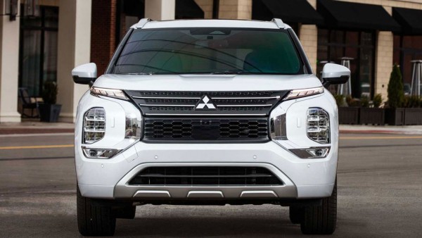 Mitsubishi Outlander нового поколения появится на рынке России с задержкой