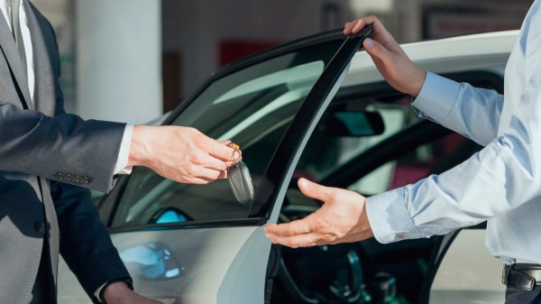 Российских автодилеров обвинили в создании искусственного дефицита новых автомобилей в РФ