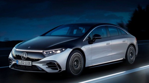 Компания Mercedes-Benz может показать большой электрокроссовер уже в апреле