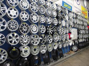 Как подобрать диски на автомобиль: виды колесных дисков и особенности