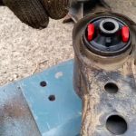 Как проверить шаровую опору и заменить своими руками