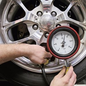 Какое давление должно быть в шинах: таблица давления в шинах