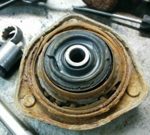 Опорный подшипник стойки: назначение, неисправности, диагностика и ремонт