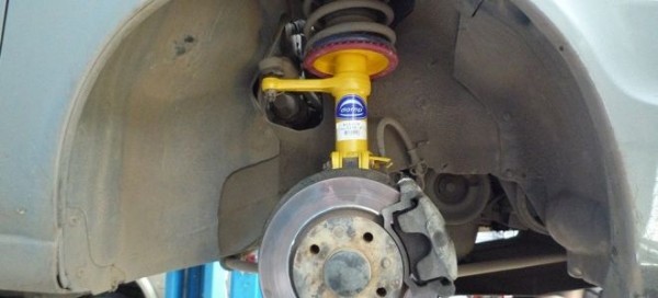 Передние стойки Лада Калина: особенности выбора