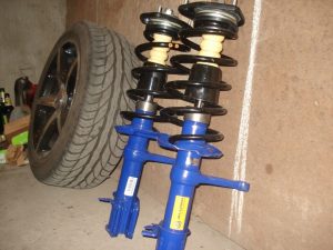 Передние стойки Лада Калина: особенности выбора