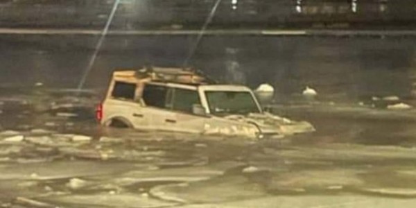 С кем не бывает: владелец Ford Bronco утопил внедорожник