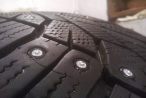 Шиповка резины: тонкости и нюансы