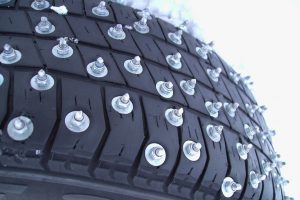 Шиповка резины: тонкости и нюансы