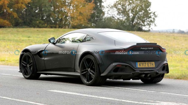 Компания Aston Martin назвала дату премьеры Vantage с двигателем V12