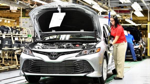 Toyota приостанавливает поставки автомобилей и производство на территории РФ