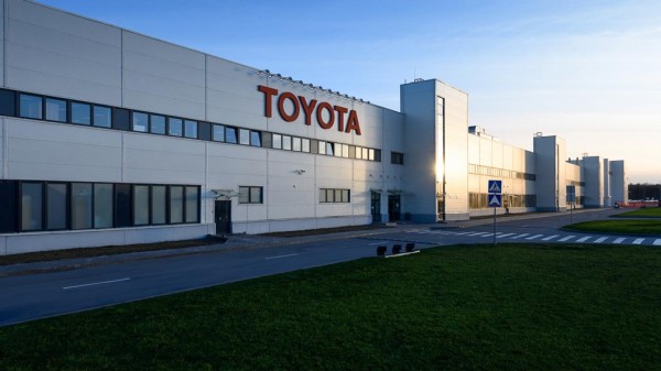 Toyota приостанавливает поставки автомобилей и производство на территории РФ