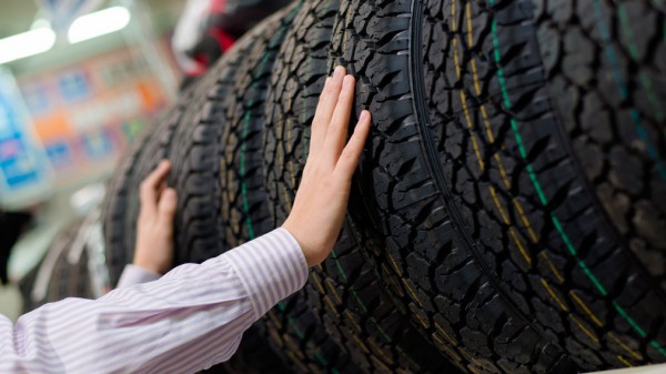 Водителям в РФ дали несколько советов о том, как снизить расход топлива