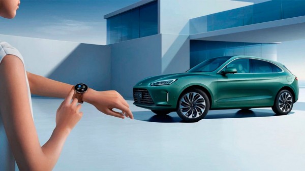 Кроссовер AITO M5 вышел в продажу в Китае с мультимедийным комплексом от Huawei