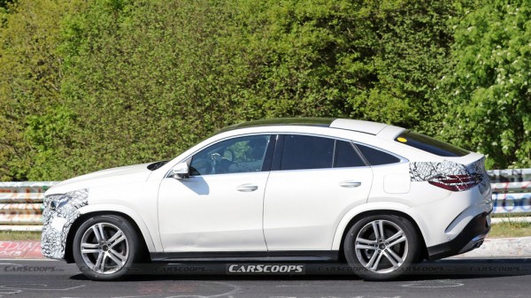 В Сети появились шпионские снимки обновлённого кроссовера Mercedes-Benz GLE Coupe 