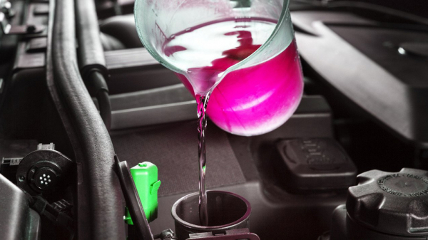 Как безболезненно запустить двигатель автомобиля после долгой стоянки