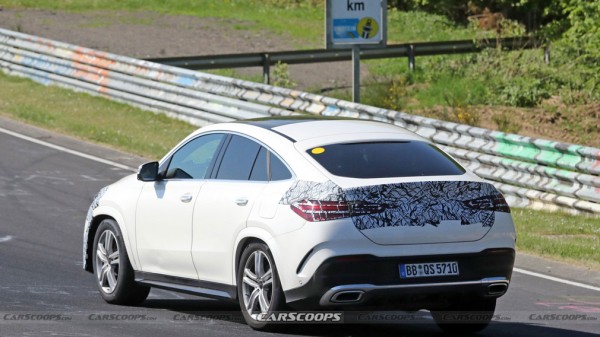 В Сети появились шпионские снимки обновлённого кроссовера Mercedes-Benz GLE Coupe 